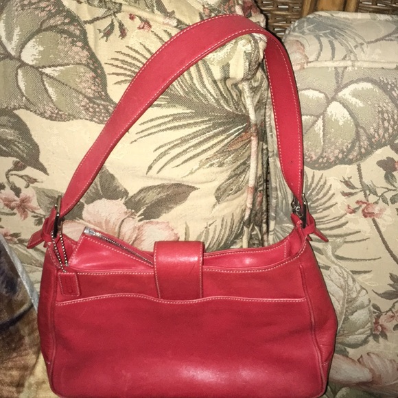 Coach - Picture 3 of 5